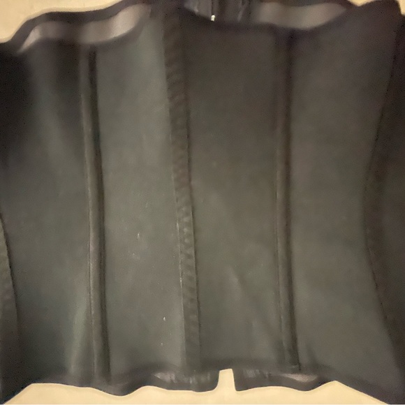 Cocoon 1512 Colombian Latex Girdle 2 Rows of Hooks - Picture 6 of 10